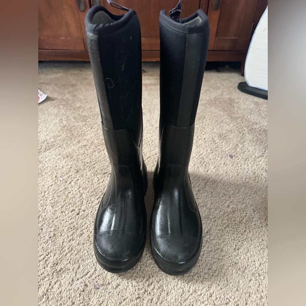 Women’s muck boots
